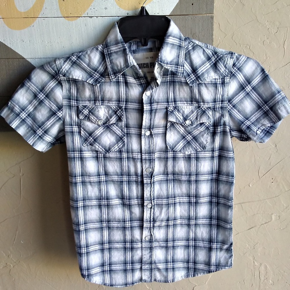 ⏬$16 Boy's Pearl Snap Shirt Size 4/5